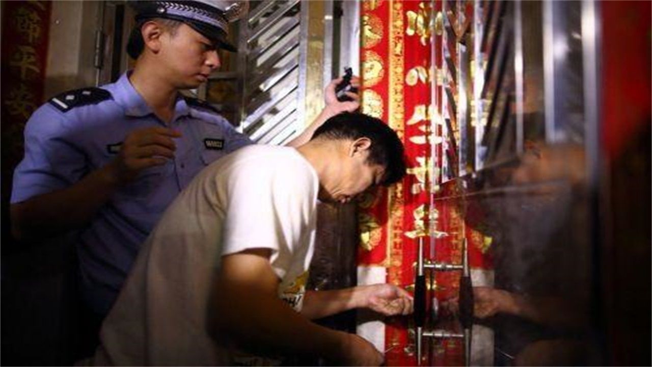 淮安请开锁师傅开了锁后，师傅